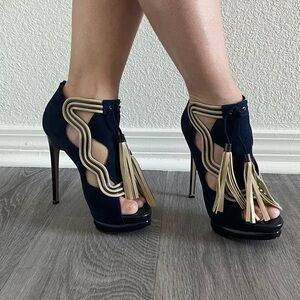 Nicholas Kirkwood Navy with cream trim and tassels platform heels- EUR 36
